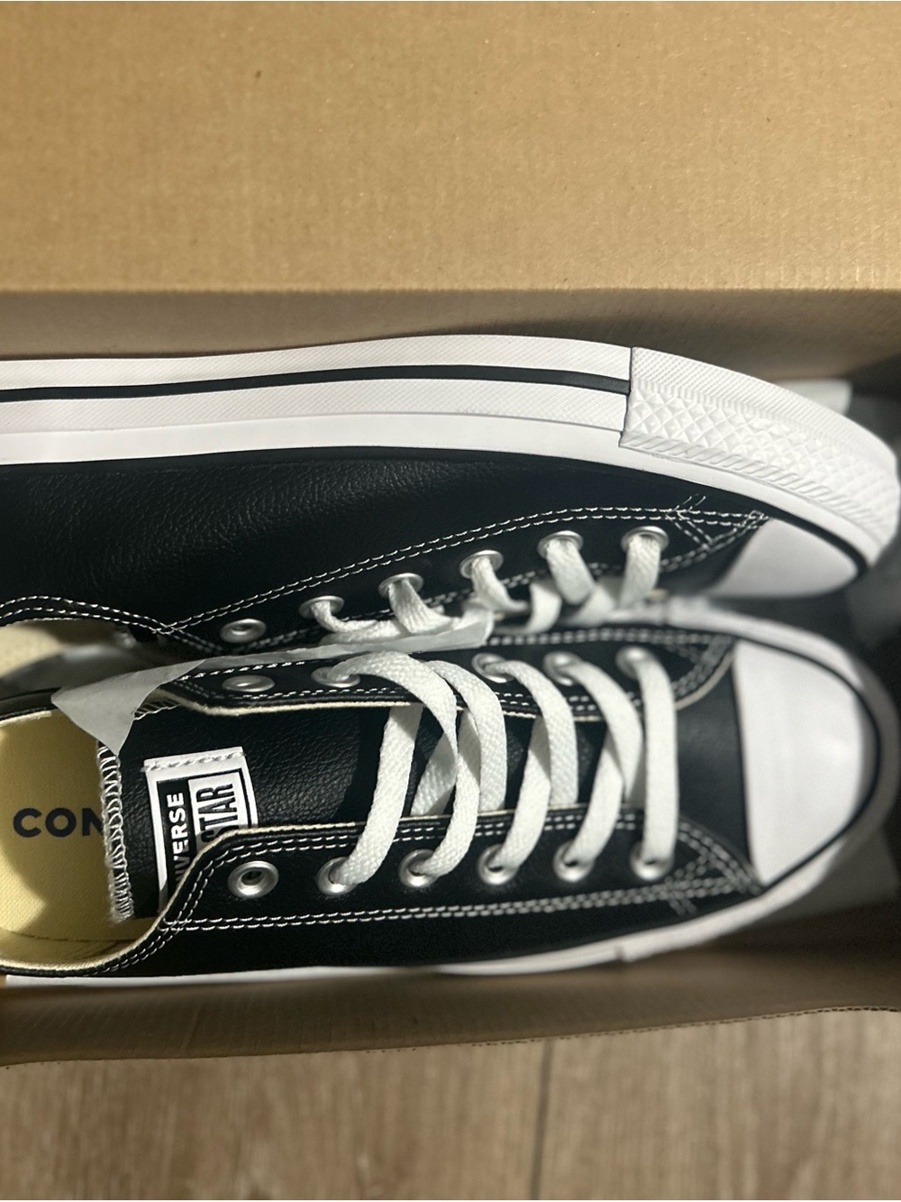 Converse Unisex Chuck Taylor All Star Leather Low Top sneakers Style 132174C - Picture 11 of 11